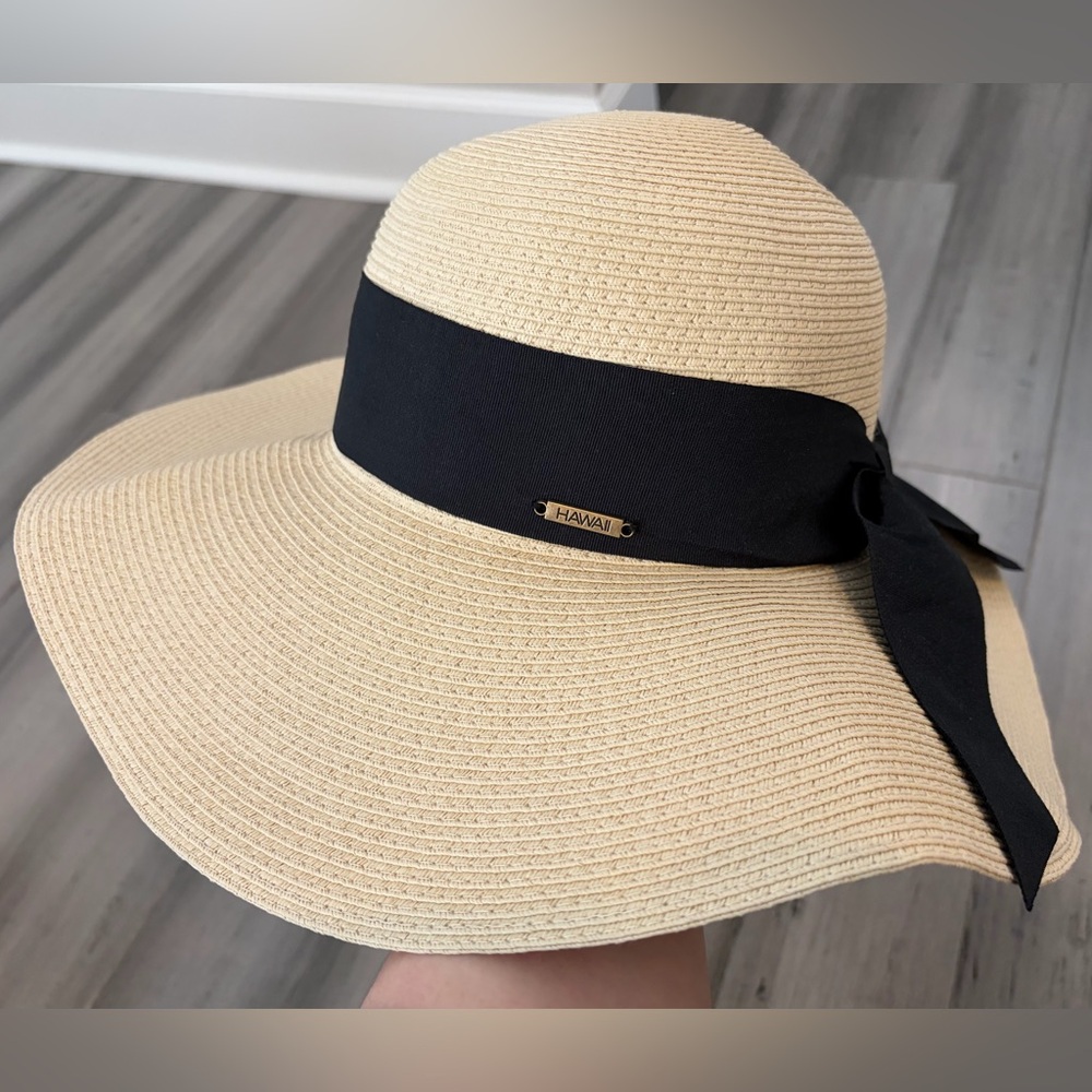Hawaii Straw Sun Hat with Black Ribbon 👒